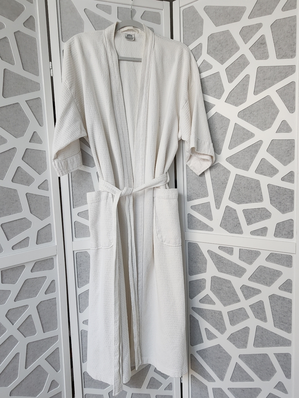 Bellagio Hotel Casino Embroidered White Waffle Robe Cotton/Poly OSFA Unisex